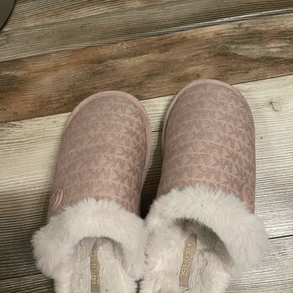 Original size 7 and fits 7.5